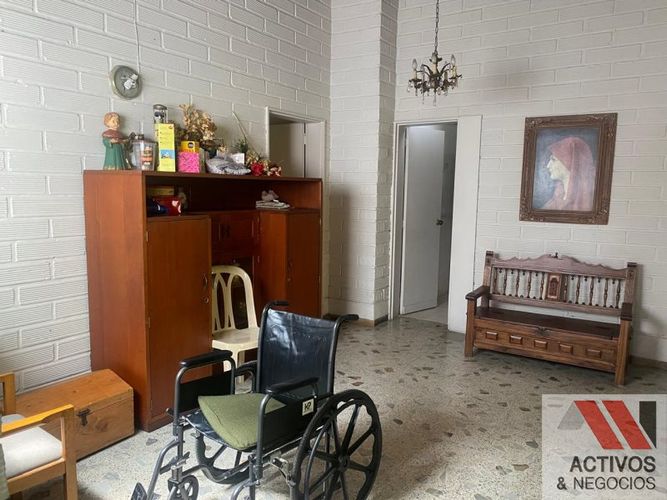 Casa de 4 alcobas en arriendo en La Aguacatala, Medellín, 217 m² · foto 21 de 24