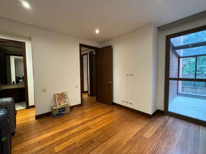 Apartamento de 4 alcobas en venta en Cerros De Los Alpes, Bogotá, 309 m² · foto 15 de 15