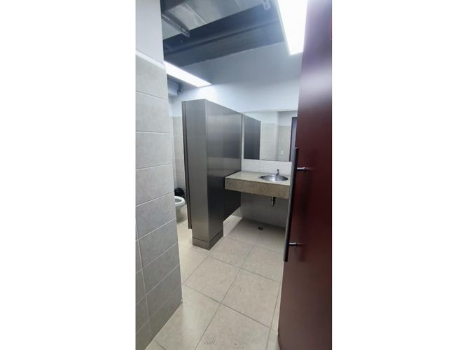 Oficina en arriendo en Niquia, Bello, 709 m² · foto 12 de 13