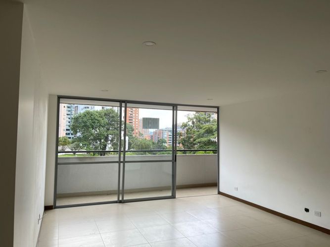 Apartamento de 2 alcobas en arriendo en Loma De Los Gonzalez, Medellín, 90 m² · foto 6 de 10