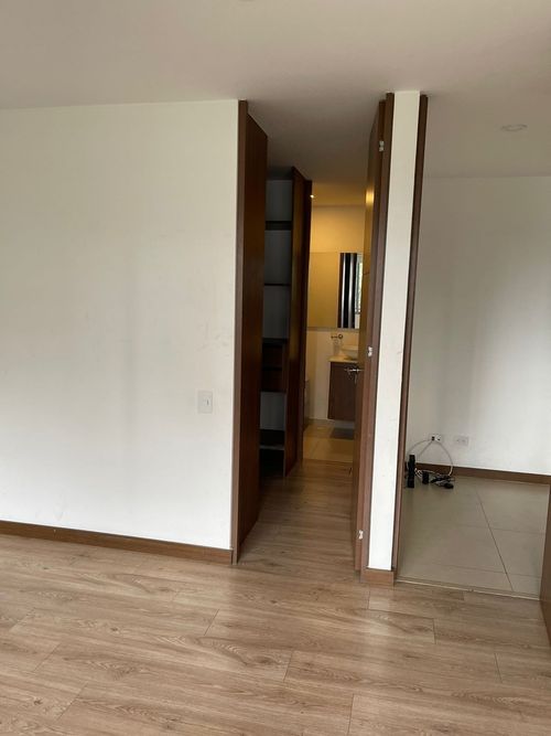 Apartamento de 2 alcobas en arriendo en Loma De Los Gonzalez, Medellín, 90 m² · foto 7 de 10
