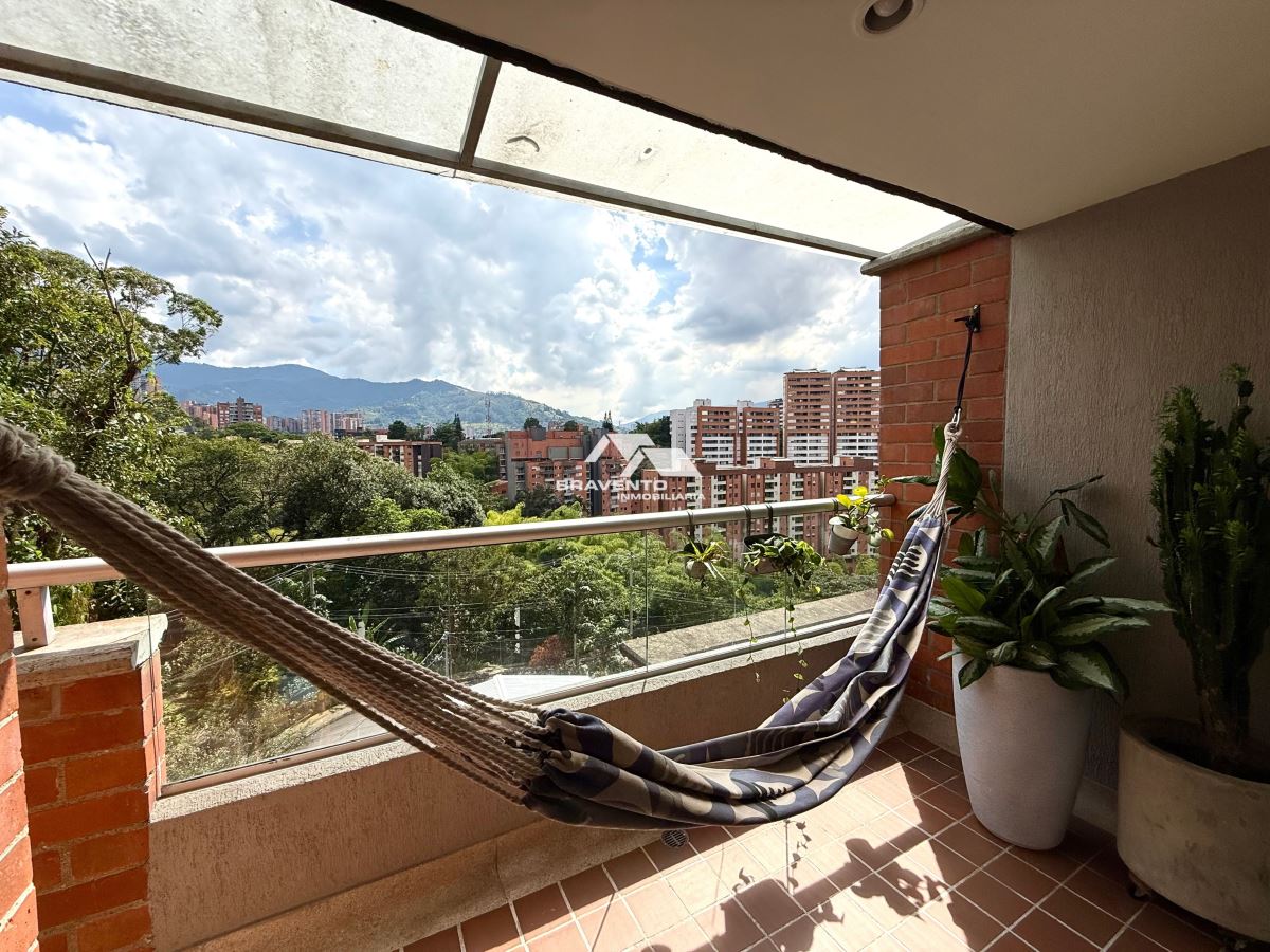 Apartamento en Venta en Loma del Esmeraldal, Envigado
