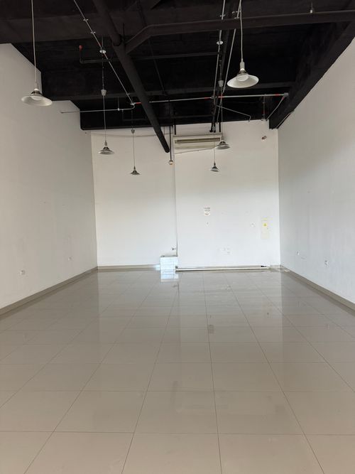 Local en venta en Los Caobos, Neiva, 76 m² · foto 2 de 17