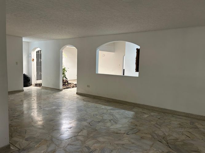 Casa de 3 alcobas en venta en Tejares Cristales, Cali, 312 m² · foto 3 de 24