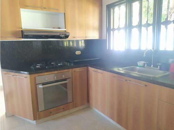 Casa de 5 alcobas en venta en Loma Del Chocho, Envigado, 200 m² · foto 3 de 24