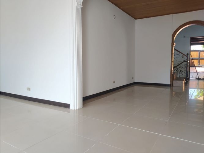 Casa de 5 alcobas en venta en Loma Del Chocho, Envigado, 200 m² · foto 6 de 24