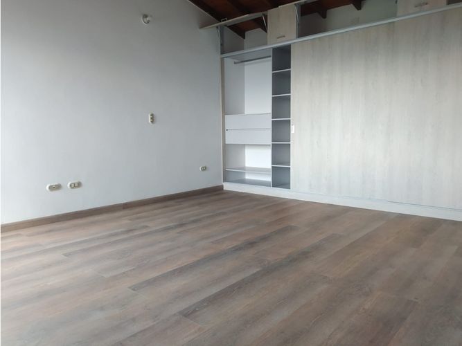 Casa de 5 alcobas en venta en Loma Del Chocho, Envigado, 200 m² · foto 7 de 24