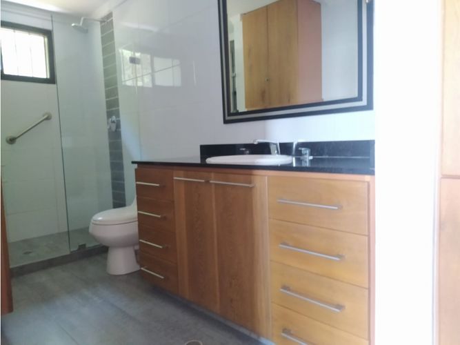 Casa de 5 alcobas en venta en Loma Del Chocho, Envigado, 200 m² · foto 8 de 24