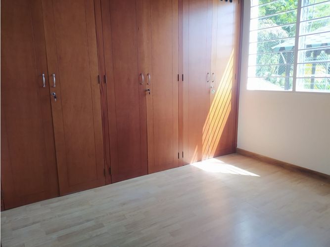 Casa de 5 alcobas en venta en Loma Del Chocho, Envigado, 200 m² · foto 9 de 24