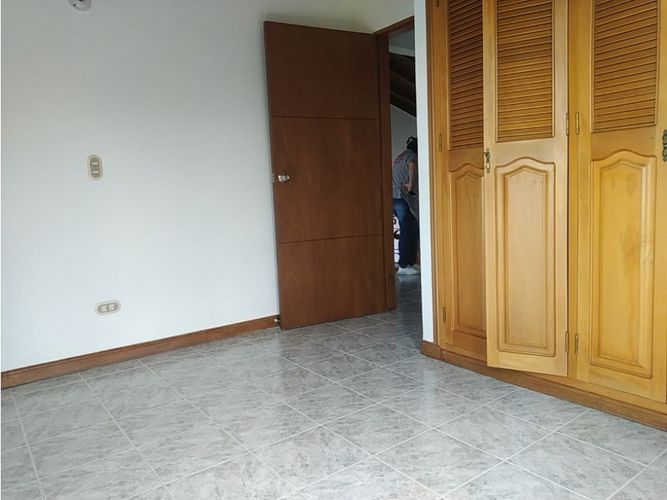 Casa de 5 alcobas en venta en Loma Del Chocho, Envigado, 200 m² · foto 10 de 24