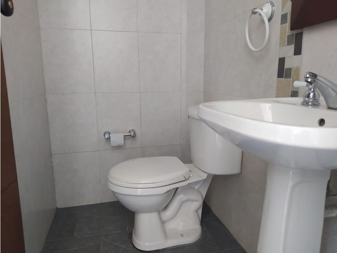 Casa de 5 alcobas en venta en Loma Del Chocho, Envigado, 200 m² · foto 11 de 24