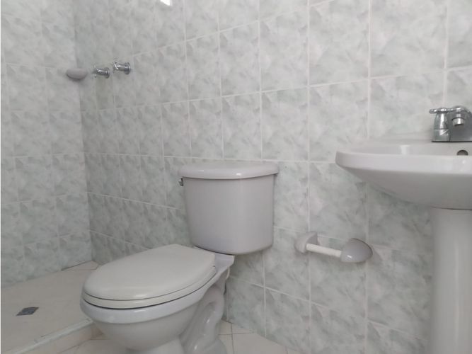 Casa de 5 alcobas en venta en Loma Del Chocho, Envigado, 200 m² · foto 12 de 24