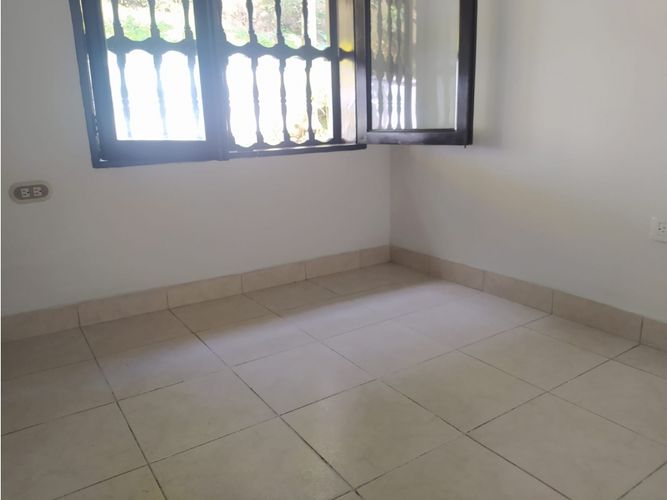 Casa de 5 alcobas en venta en Loma Del Chocho, Envigado, 200 m² · foto 13 de 24
