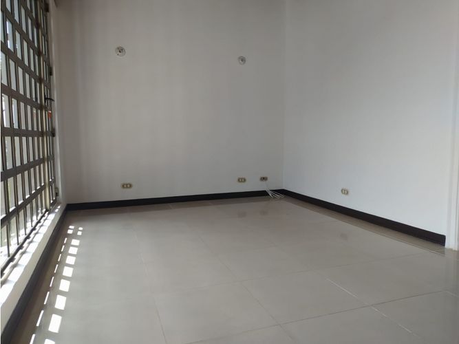 Casa de 5 alcobas en venta en Loma Del Chocho, Envigado, 200 m² · foto 14 de 24
