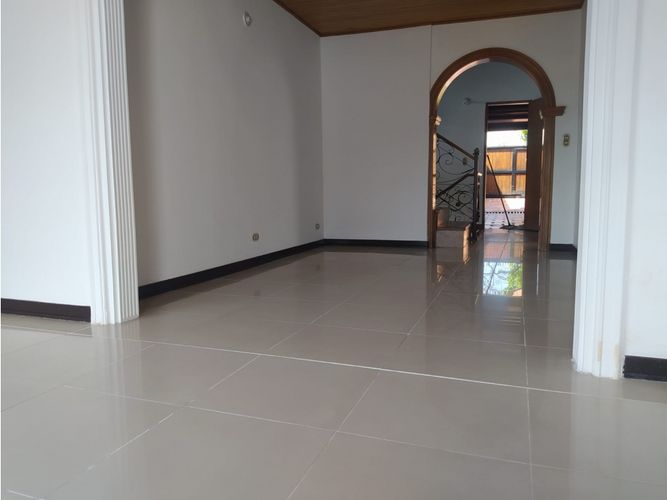 Casa de 5 alcobas en venta en Loma Del Chocho, Envigado, 200 m² · foto 16 de 24