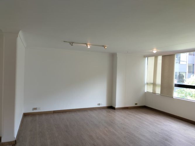 Apartamento de 3 alcobas en venta en El Poblado, Medellín, 140 m² · foto 2 de 20
