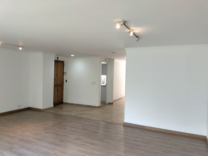 Apartamento de 3 alcobas en venta en El Poblado, Medellín, 140 m² · foto 5 de 20