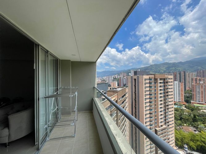 Apartamento de 3 alcobas en venta en Tres Esquinas, Sabaneta, 88 m² · foto 16 de 22