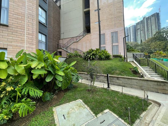 Apartamento de 3 alcobas en venta en Tres Esquinas, Sabaneta, 88 m² · foto 20 de 22