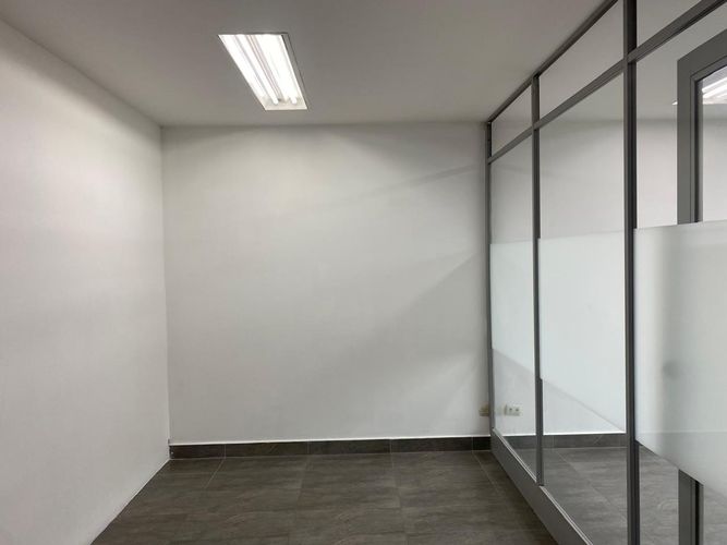 Oficina en arriendo en El Poblado, Medellín, 45 m² · foto 4 de 8