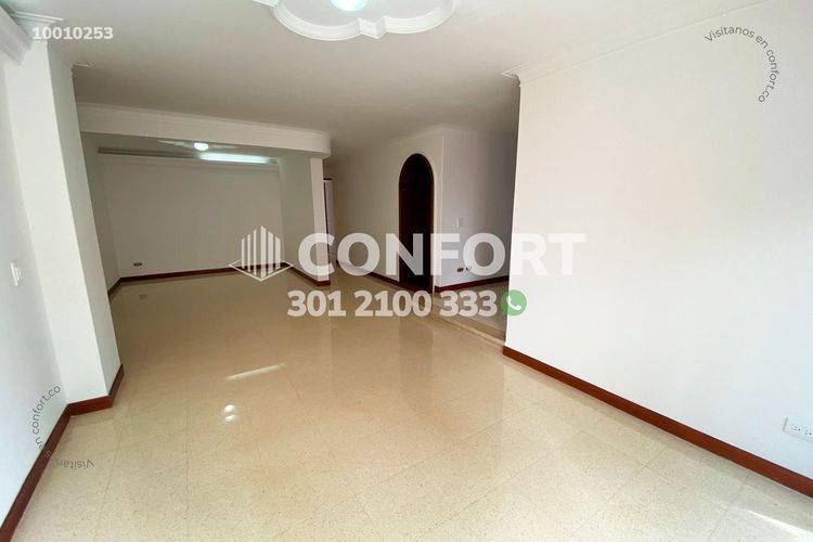 Apartamento de 3 alcobas en arriendo en Laureles, Medellín, 111 m² · foto 2 de 24