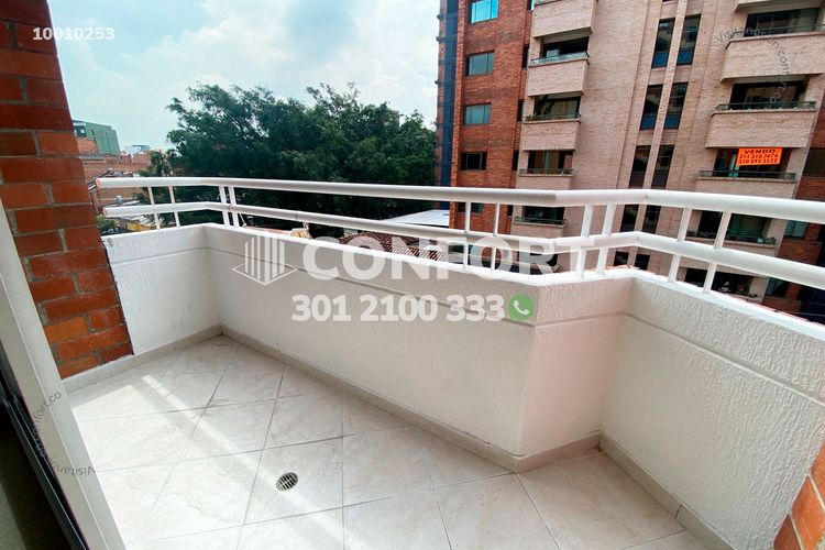 Apartamento de 3 alcobas en arriendo en Laureles, Medellín, 111 m² · foto 7 de 24