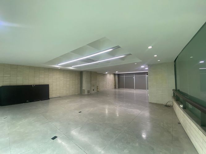 Oficina en venta en El Poblado, Medellín, 172 m² · foto 3 de 4