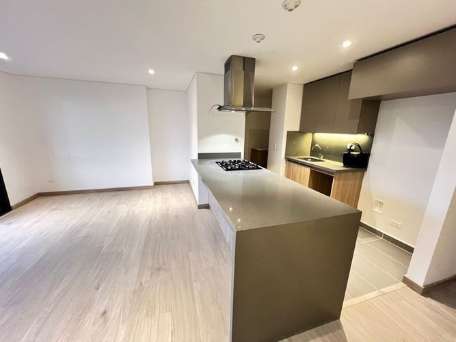 Apartamento de 3 alcobas en venta en San Antonio De Pereira, Rionegro, 91 m² · foto 2 de 24