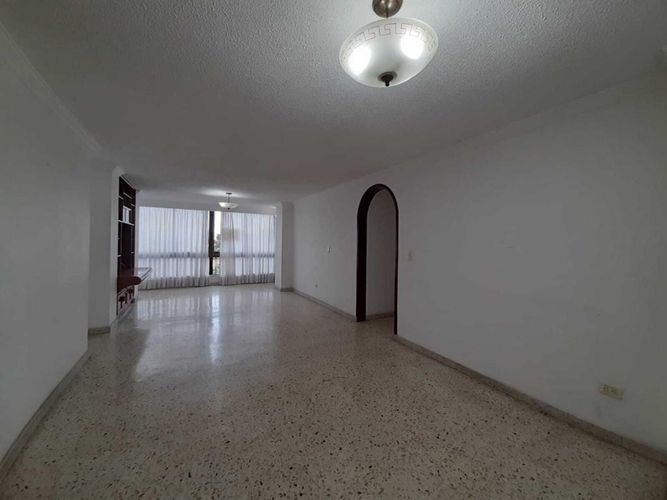 Apartamento de 3 alcobas en venta en La Flora, Cali, 126 m² · foto 3 de 20