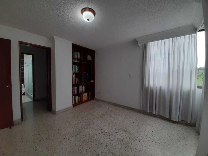 Apartamento de 3 alcobas en venta en La Flora, Cali, 126 m² · foto 5 de 20