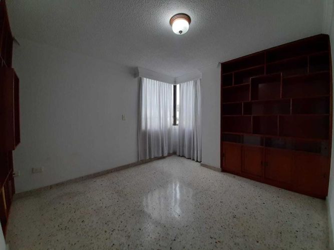 Apartamento de 3 alcobas en venta en La Flora, Cali, 126 m² · foto 15 de 20