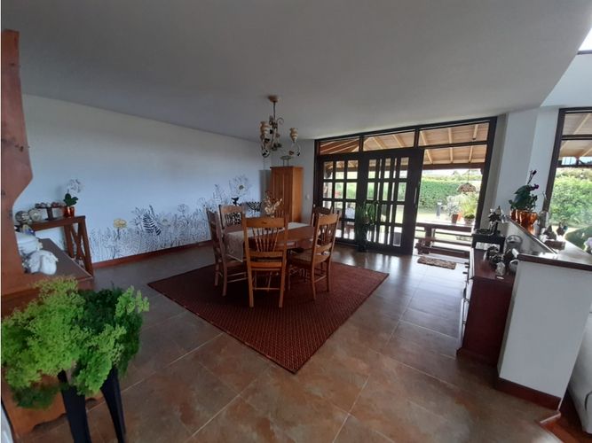Casa de 6 alcobas en venta en Llano Grande, Rionegro, 487 m² · foto 4 de 21
