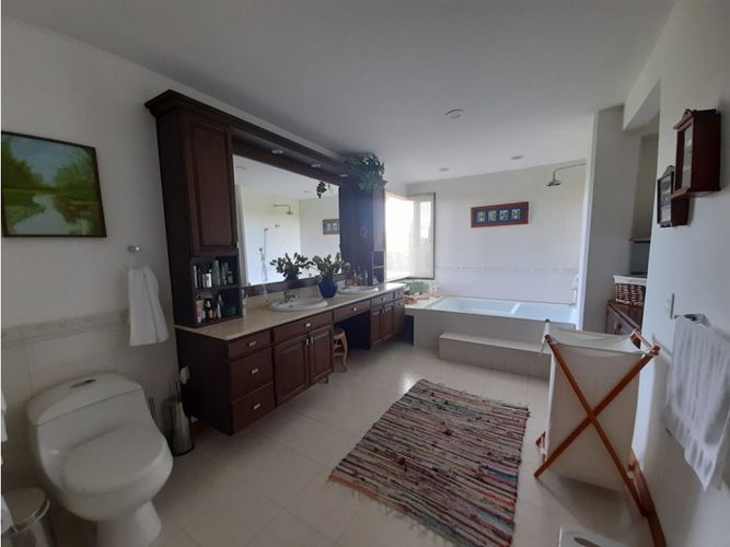 Casa de 6 alcobas en venta en Llano Grande, Rionegro, 487 m² · foto 10 de 21