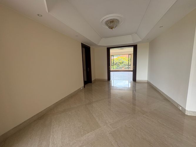 Apartamento de 3 alcobas en venta en Santa Barbara Oriental, Bogotá, 300 m² · foto 4 de 13