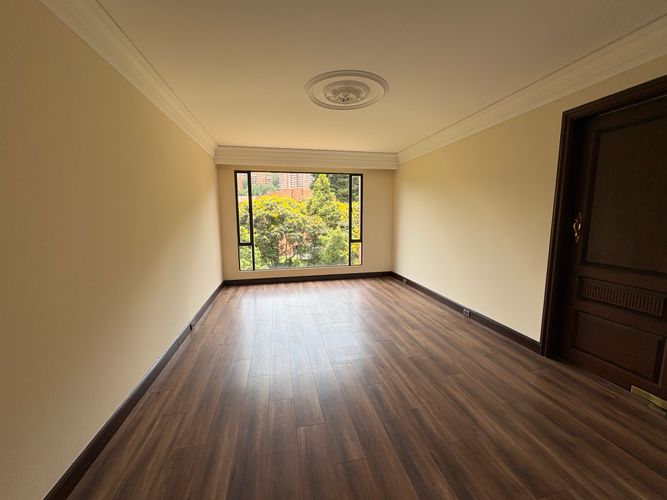 Apartamento de 3 alcobas en venta en Santa Barbara Oriental, Bogotá, 300 m² · foto 9 de 13