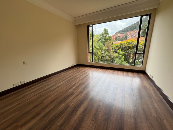 Apartamento de 3 alcobas en venta en Santa Barbara Oriental, Bogotá, 300 m² · foto 10 de 13