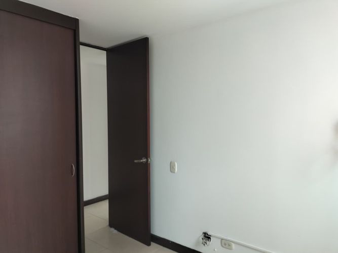 Apartamento de 4 alcobas en arriendo en El Poblado, Medellín, 84 m² · foto 12 de 18
