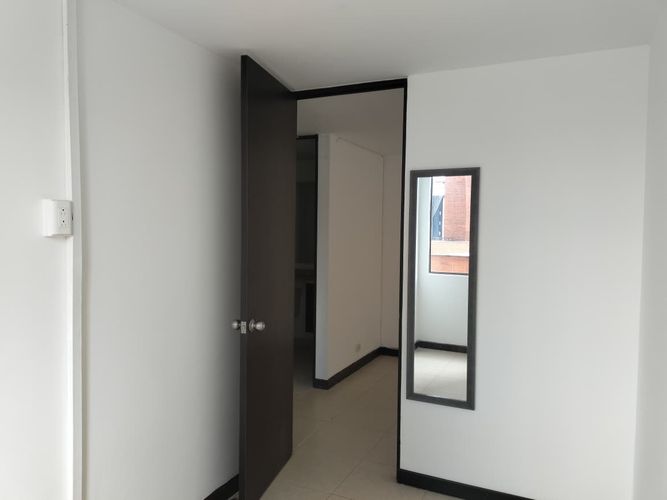 Apartamento de 4 alcobas en arriendo en El Poblado, Medellín, 84 m² · foto 13 de 18
