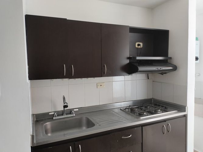 Apartamento de 4 alcobas en arriendo en El Poblado, Medellín, 84 m² · foto 6 de 18