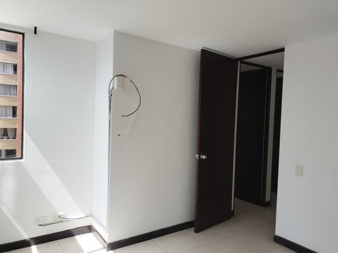 Apartamento de 4 alcobas en arriendo en El Poblado, Medellín, 84 m² · foto 10 de 18