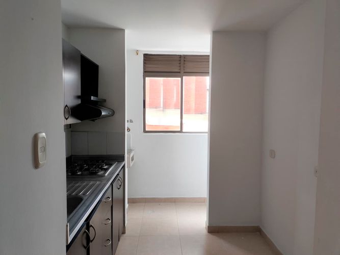 Apartamento de 4 alcobas en arriendo en El Poblado, Medellín, 84 m² · foto 8 de 18