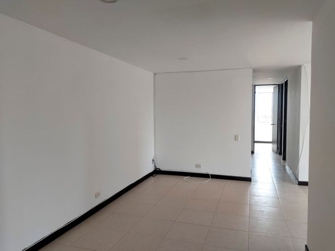 Apartamento de 4 alcobas en arriendo en El Poblado, Medellín, 84 m² · foto 14 de 18