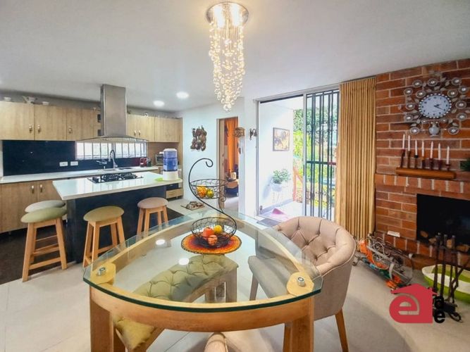 Casa de 3 alcobas en venta en Los Salados, El Retiro, 309 m² · foto 2 de 19
