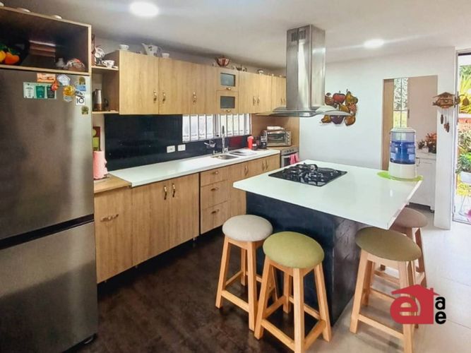Casa de 3 alcobas en venta en Los Salados, El Retiro, 309 m² · foto 3 de 19