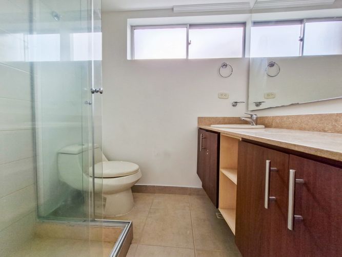 Apartamento de 3 alcobas en venta en Loma Del Escobero, Envigado, 122 m² · foto 13 de 18