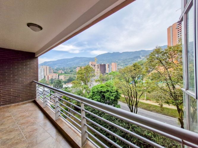 Apartamento de 3 alcobas en venta en Loma Del Escobero, Envigado, 122 m² · foto 17 de 18