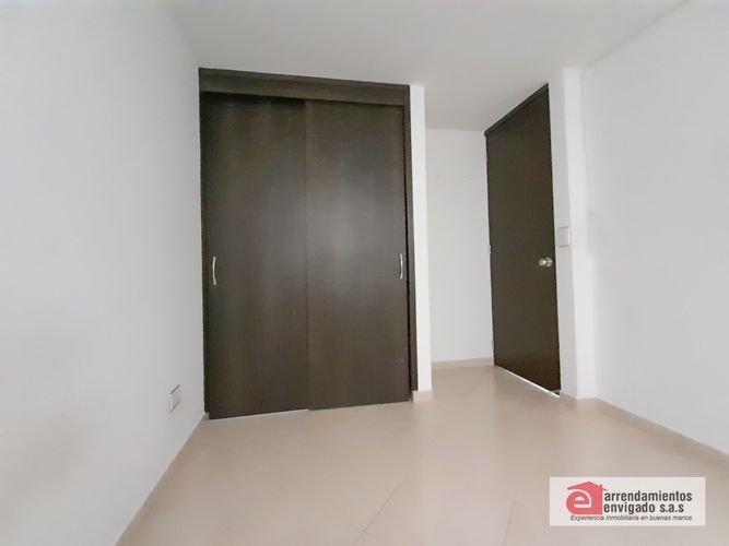 Apartamento de 3 alcobas en venta en El Trapiche, Sabaneta, 75 m² · foto 3 de 7