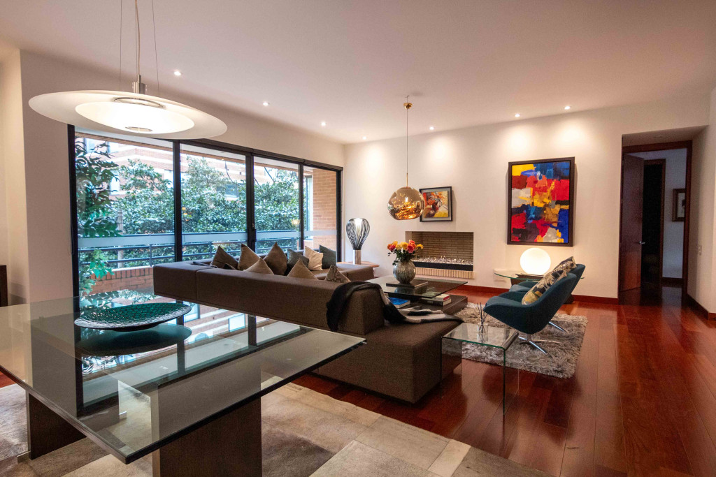 Apartamento en venta en Los Rosales, Bogotá · foto 2 de 24