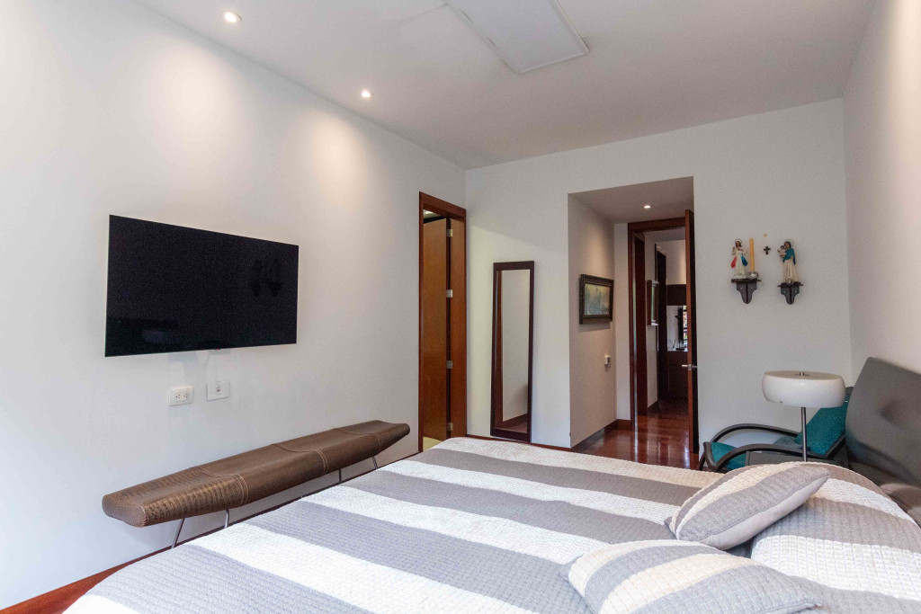 Apartamento en venta en Los Rosales, Bogotá · foto 23 de 24