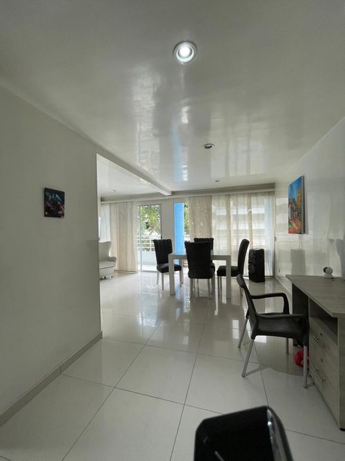 Apartamento de 3 alcobas en venta en Versalles, Floridablanca, 92 m² · foto 4 de 16